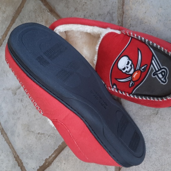 Foco Tampa Bay Buccaneers Slippers sz S(Mens 7-8) - Picture 5 of 6